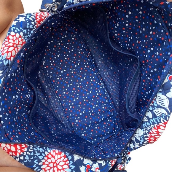 ✨ NWT Vera Bradley Weekender Floral Red & White Blossoms - Picture 7 of 7